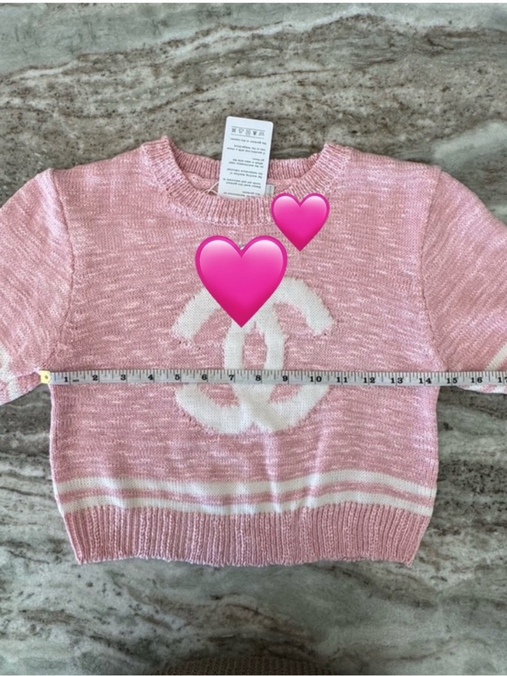 Pink & white cropped sweater
NWT
size M